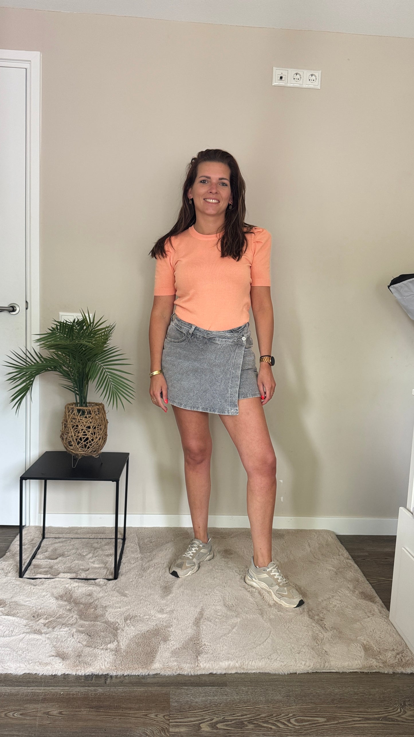 TOP POF JACKIE PEACH