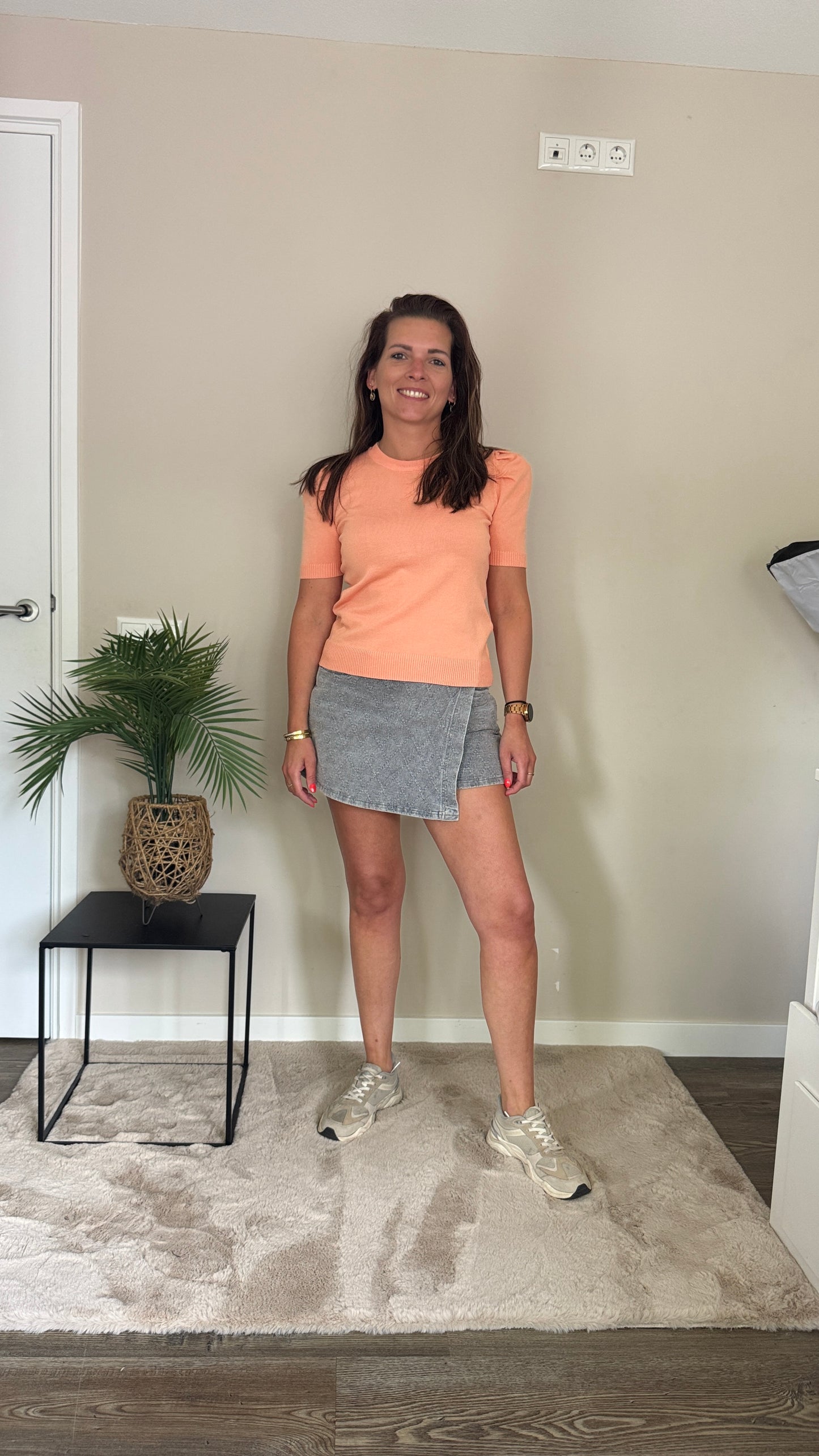 TOP POF JACKIE PEACH